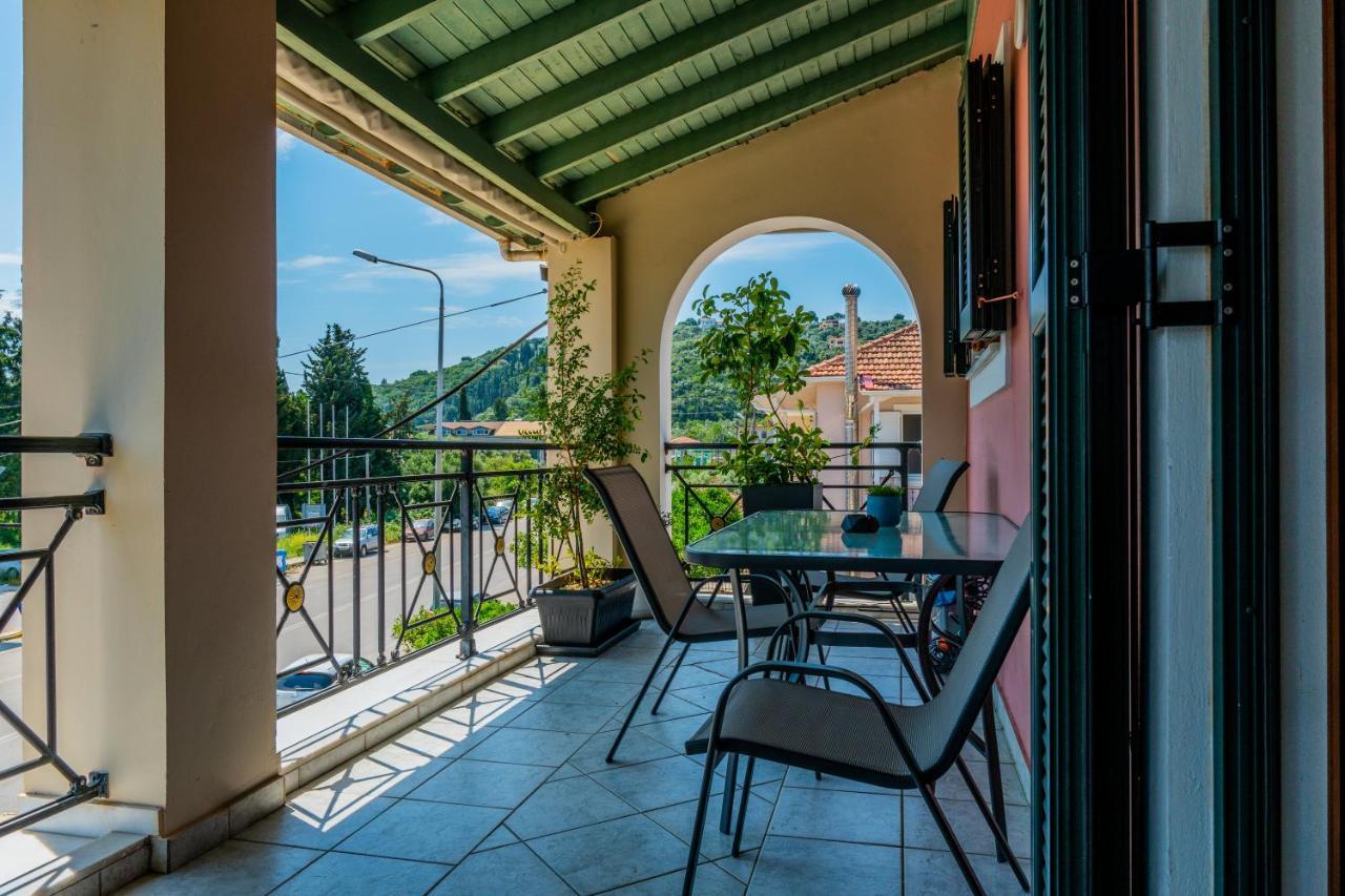 G.R Luxury Apartment Kalligoni Екстериор снимка